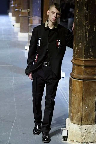 Look 16